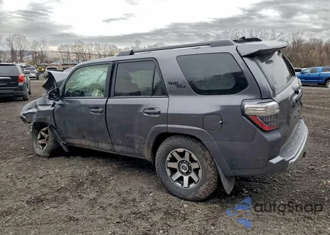 2020 Toyota 4Runner Sr5/Sr5 Premium z USA, uszkodzony, nr VIN JTEBU5JR7L5818397
